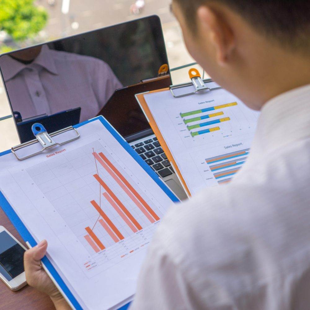 office-employee-review-and-compare-financial-numbe-2025-10-30-21-09-04-utc